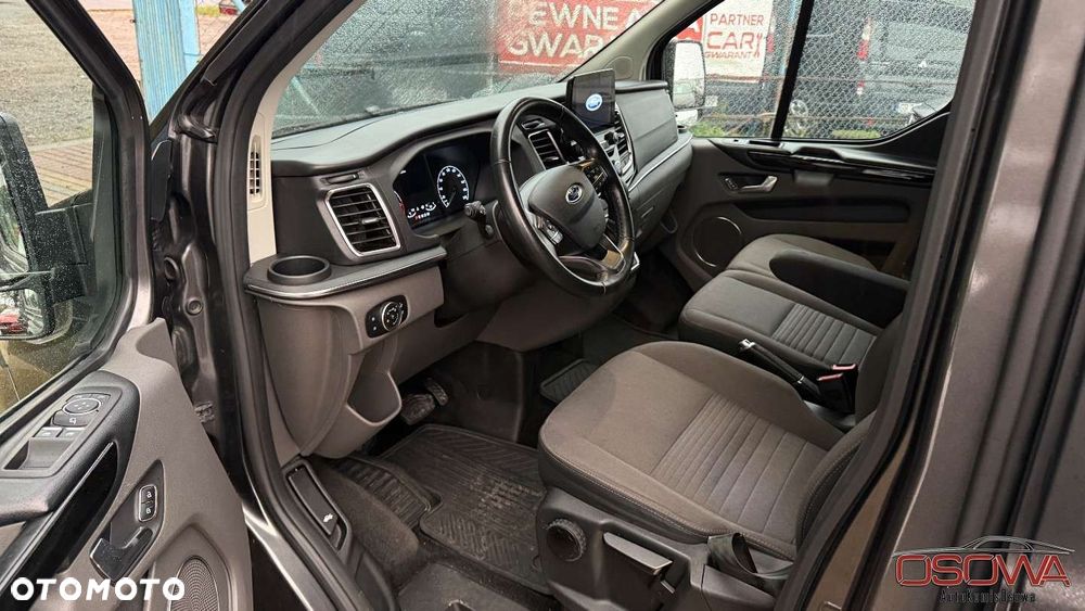 Ford Tourneo Custom - 15