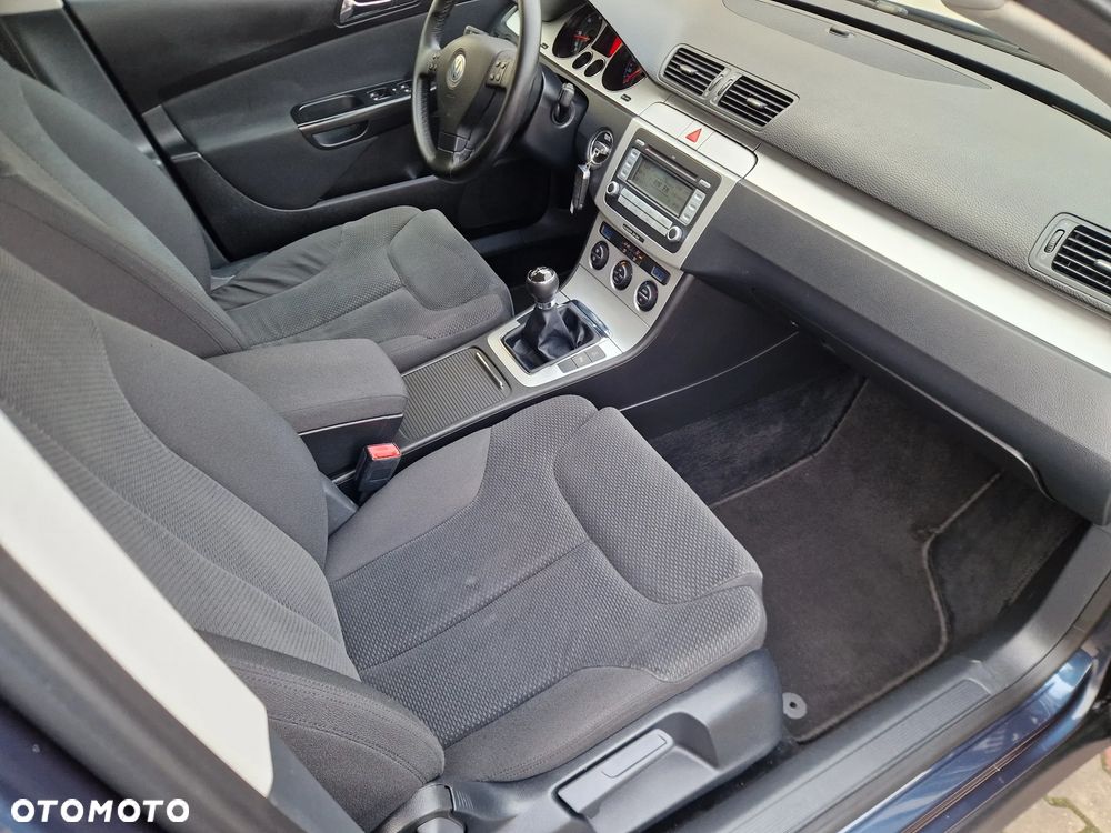 Volkswagen Passat 1.9 TDI Comfortline - 18