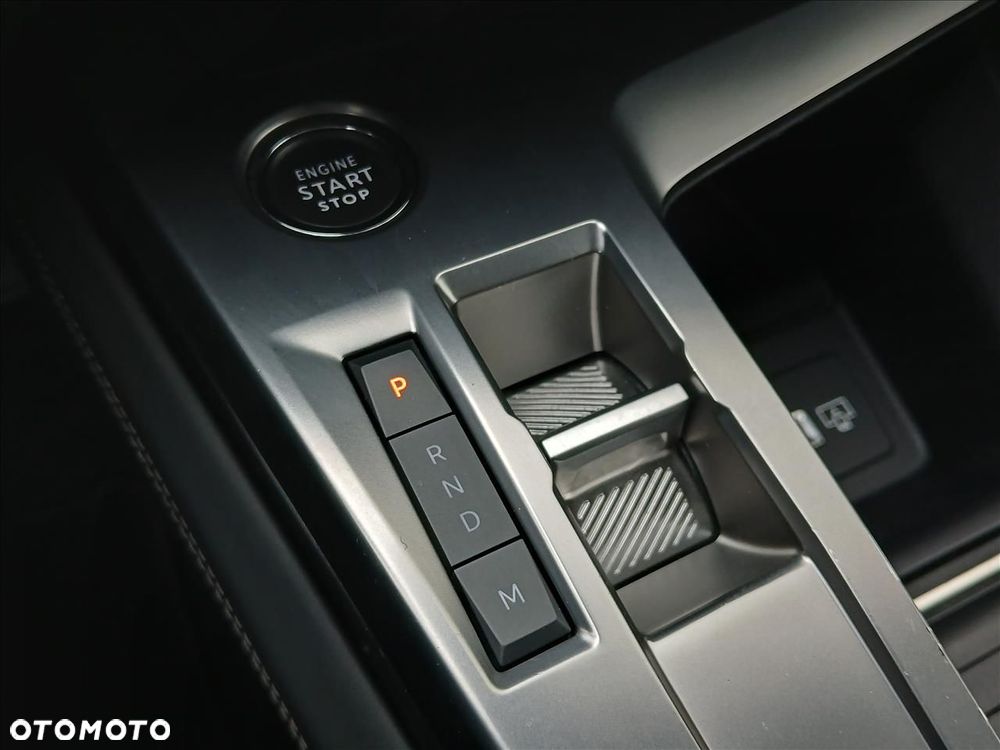 Peugeot 308 1.2 PureTech Allure S&S EAT8 - 17