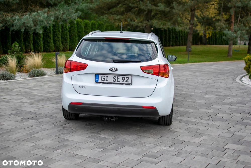 Kia Ceed - 24