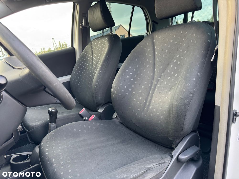 Toyota Yaris 1.0 Terra A/C - 12