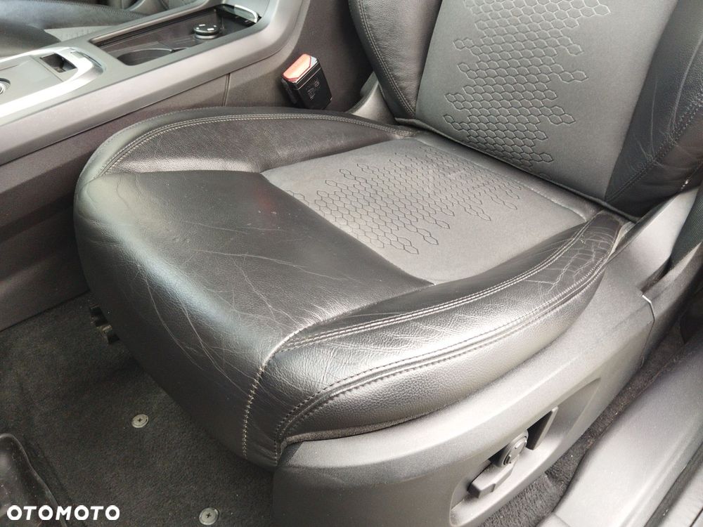 Land Rover Discovery Sport 2.0 Si4 HSE - 12