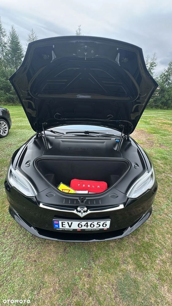 Tesla Model S - 17
