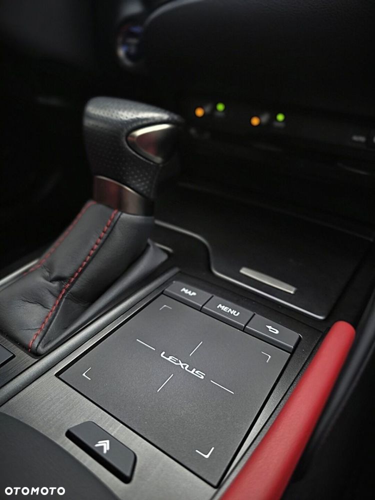 Lexus ES 300h F Sport Edition - 18