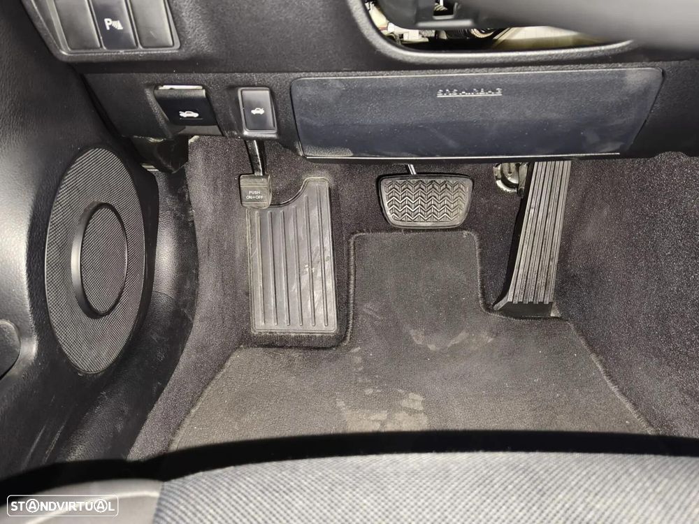 Lexus IS 300H Executive - 16