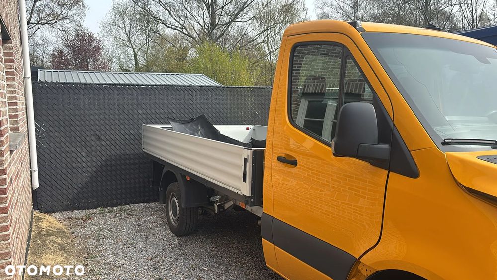 Mercedes-Benz Sprinter - 2