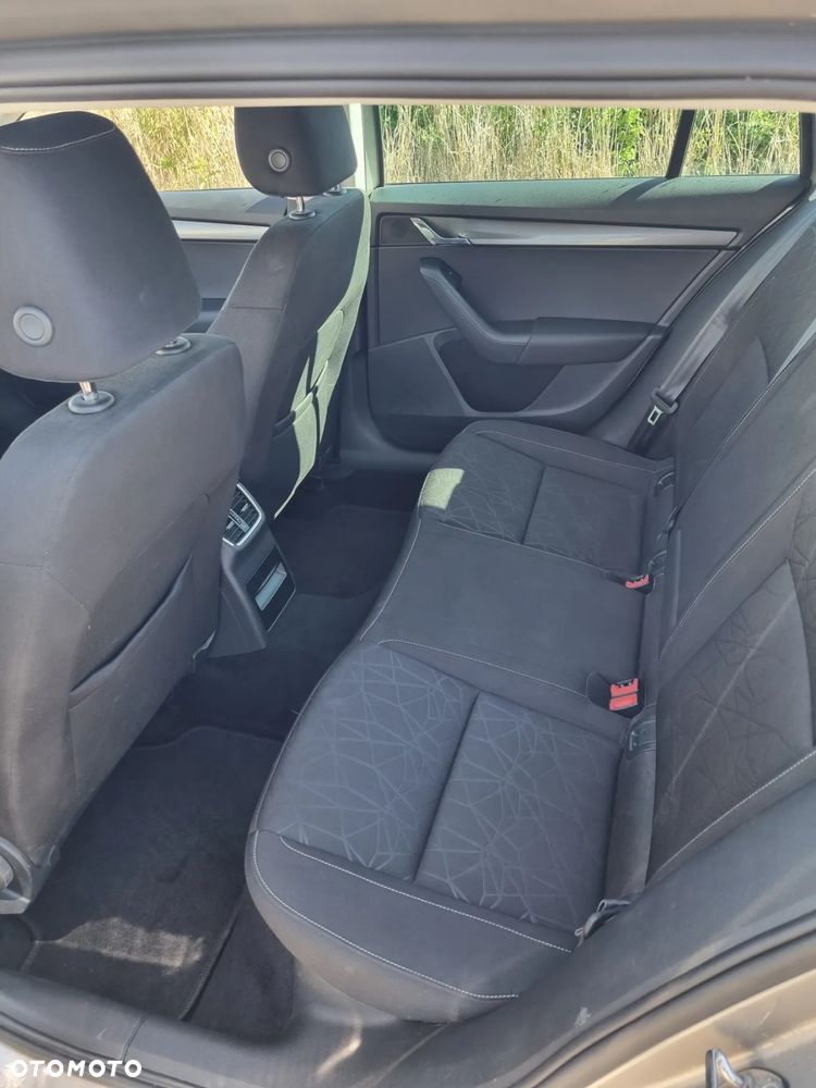 Skoda Octavia 1.8 TSI 4x4 DSG Clever - 12