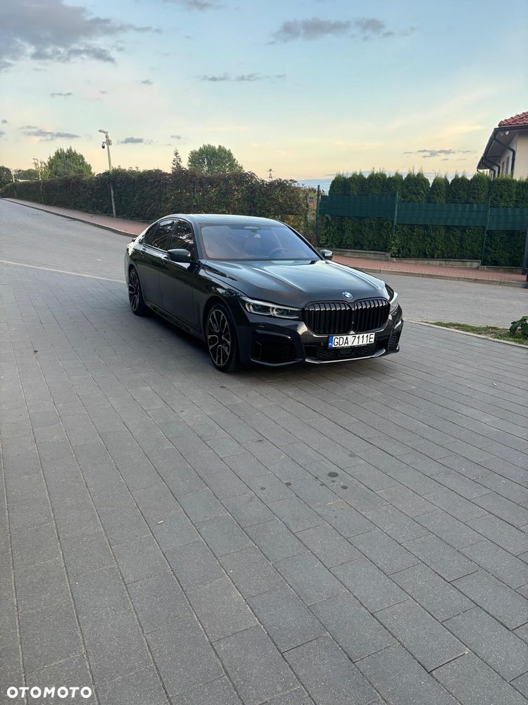 BMW Seria 7 745e sport - 2