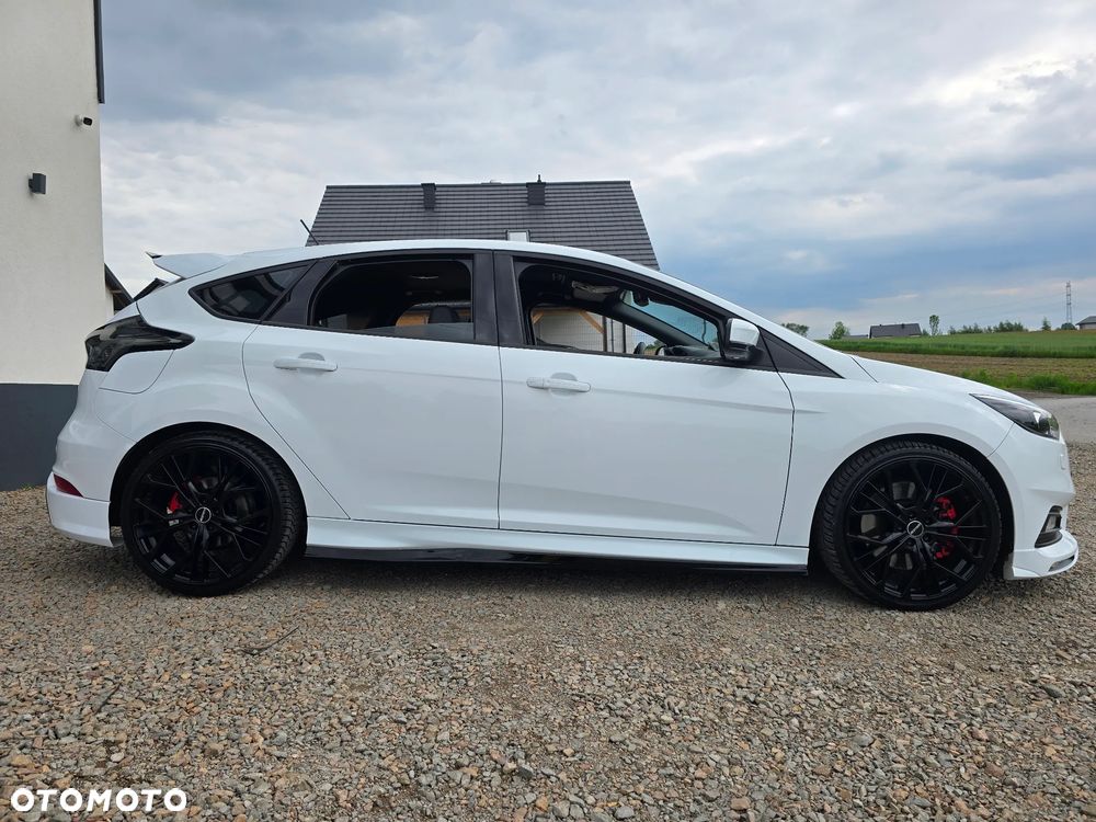 Ford Focus - 12