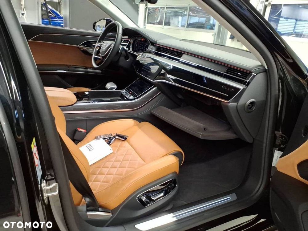 Audi A8 - 7