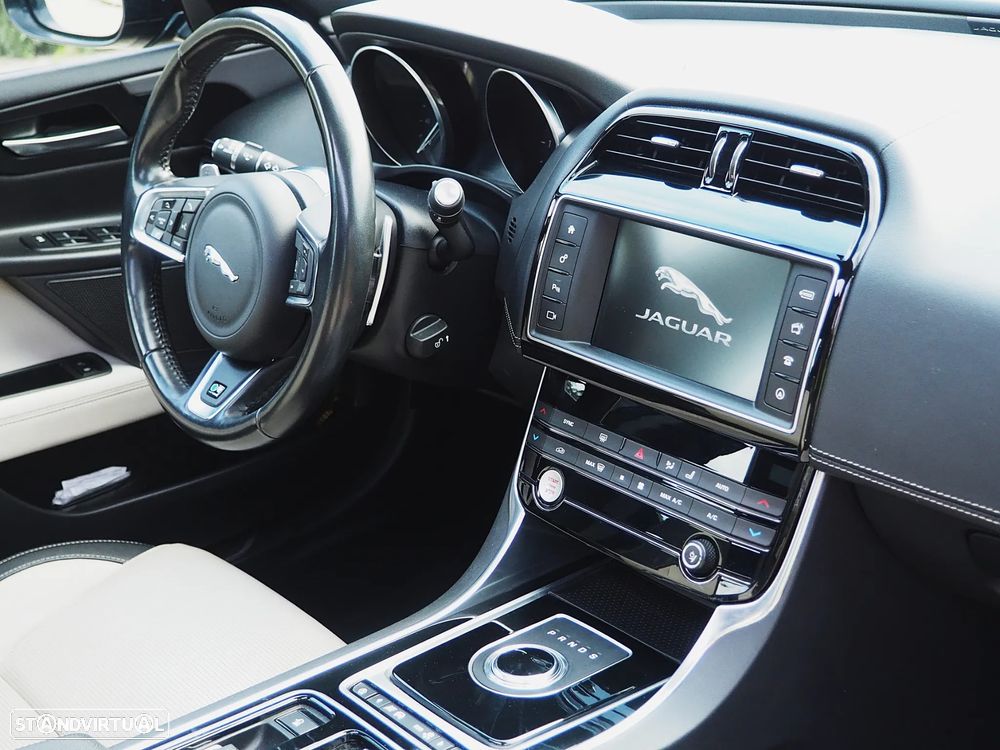 Jaguar XE 20d Aut. R-Sport - 17