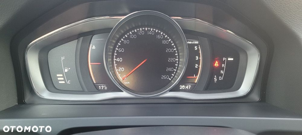 Volvo V60 Cross Country - 16