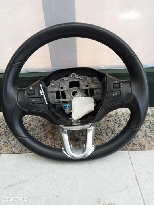 Volante Peugeot 208 - 1