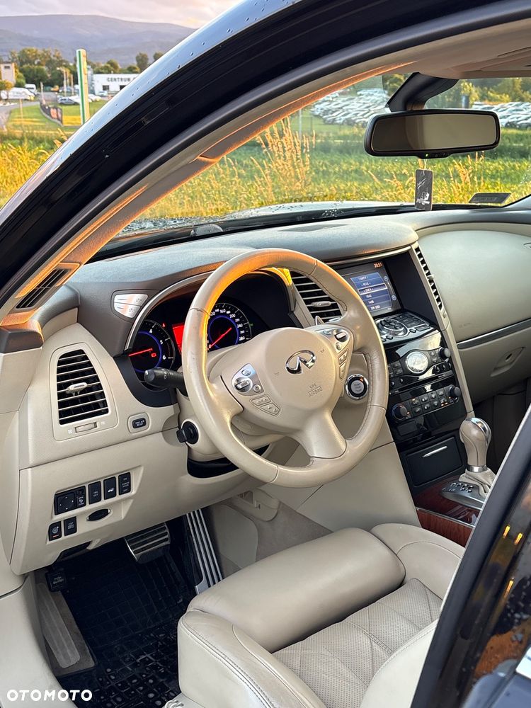 Infiniti FX FX30d S - 7