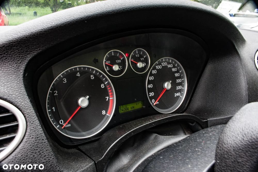 Ford Focus 1.6 16V Titanium - 15