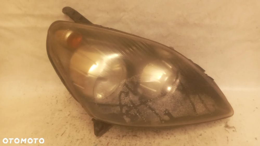 .  PRZOD PRZEDNIA LAMPA PRAWA OPEL ZAFIRA B - 1
