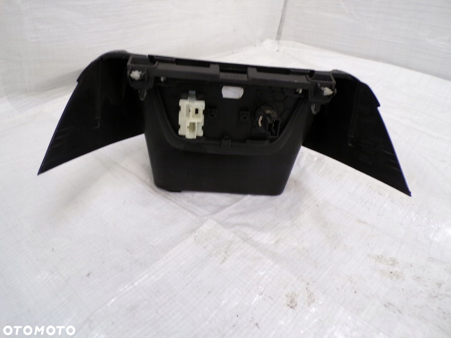 TUNEL SCHOWEK PÓŁKA TUNELU GNIAZDO USB EUROPA OPEL CROSSLAND 13464966 - 2