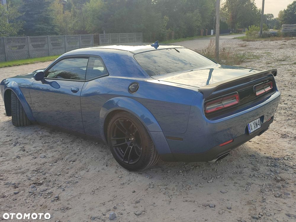 Dodge Challenger - 5