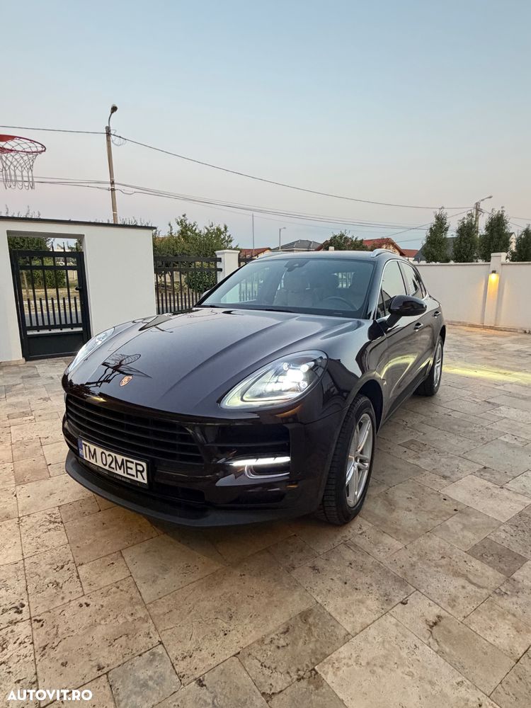 Porsche Macan - 1