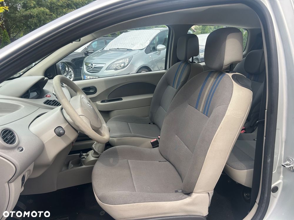 Renault Twingo 1.2 16V Expression - 11
