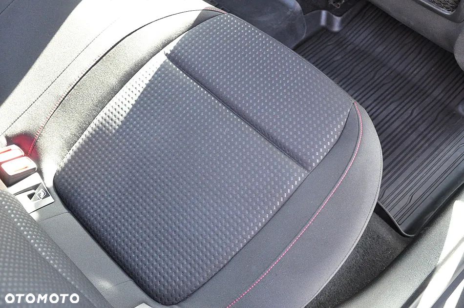 Ford Focus 2.0 EcoBlue ST-Line - 28