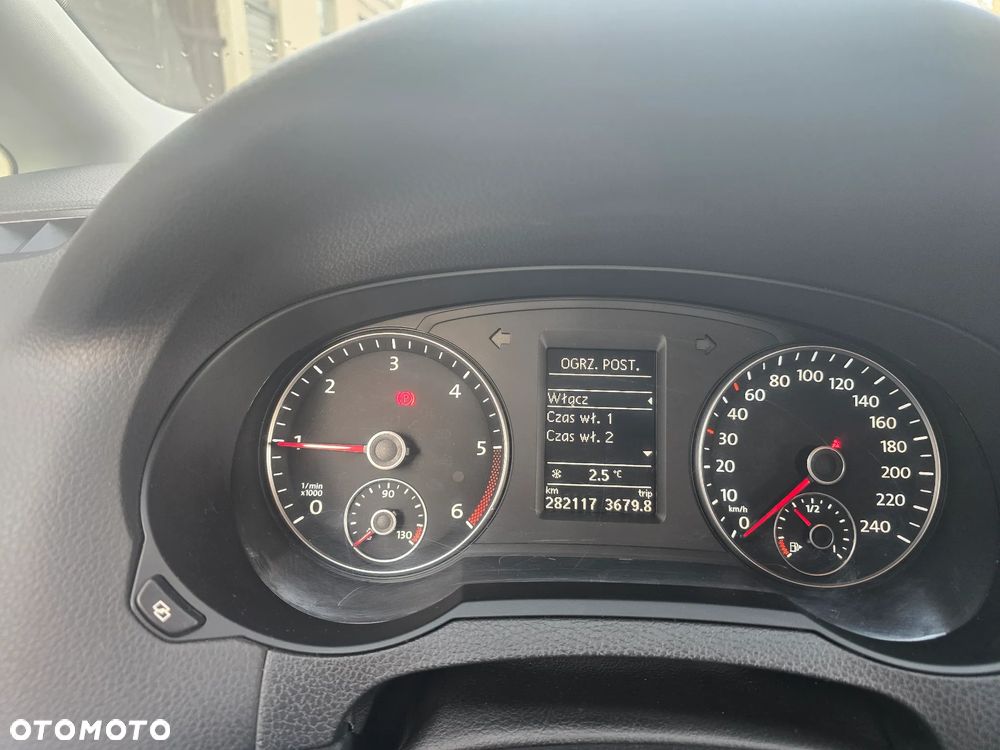 Volkswagen Sharan 2.0 TDI DSG BlueMotion Technology Comfortline - 30