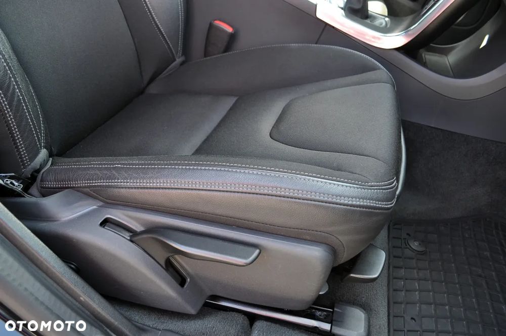 Volvo S60 D4 Drive-E Dynamic Edition (Kinetic) - 33