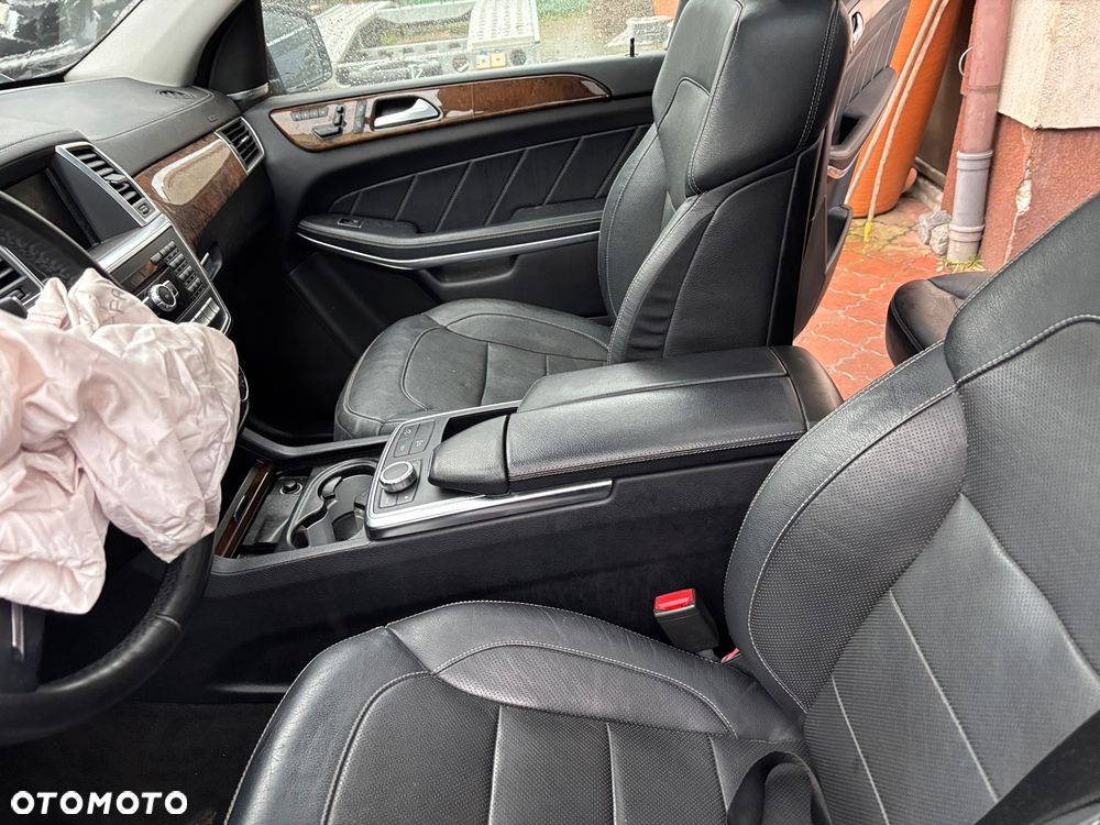 Mercedes-Benz GL - 11