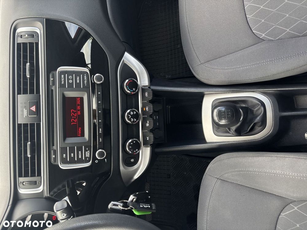 Kia Rio - 19