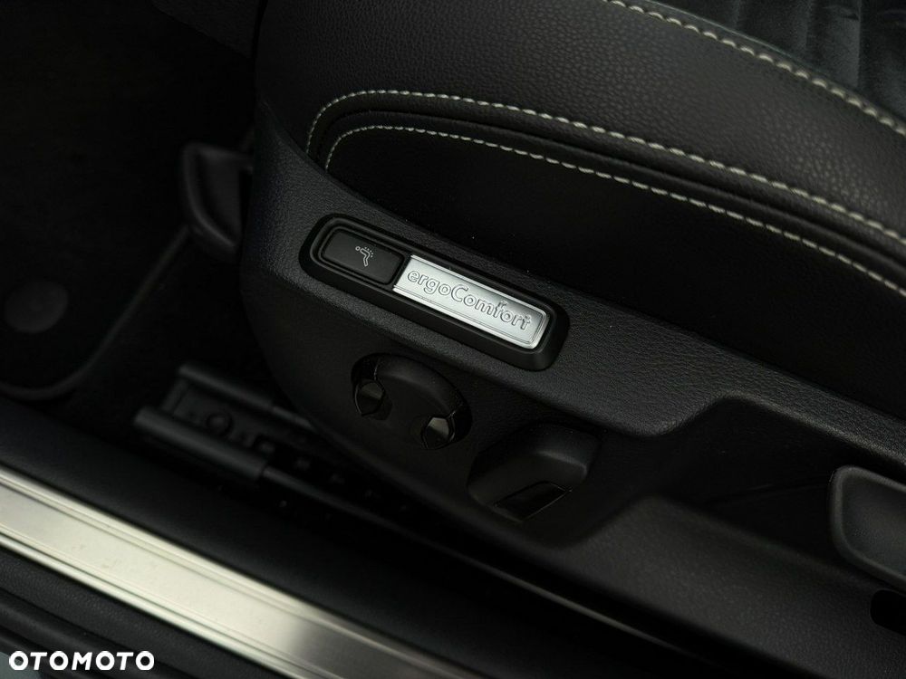Volkswagen Passat - 16