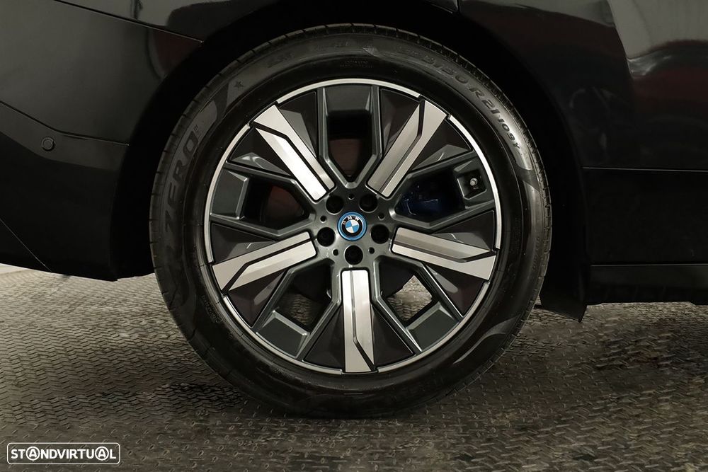 BMW iX xDrive 40 Pack Desportivo - 9