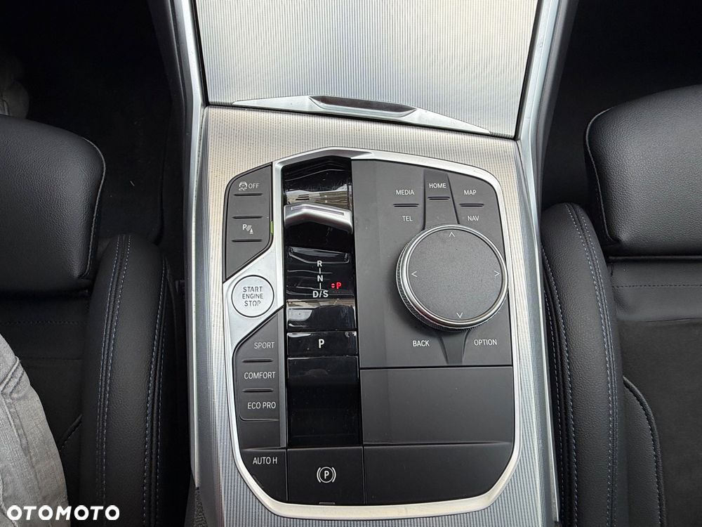 BMW Seria 3 320d xDrive MHEV M Sport sport - 23