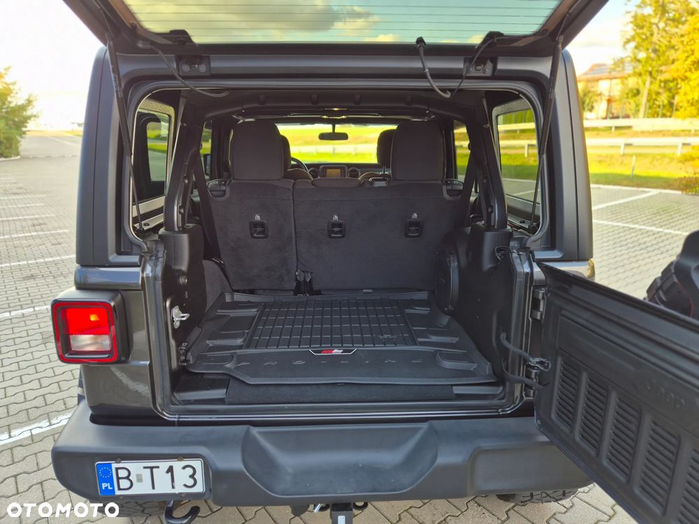 Jeep Wrangler 3.6 Unlim Black Edition II - 13