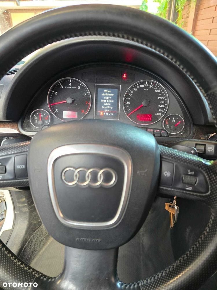 Audi A4 Limousine - 5