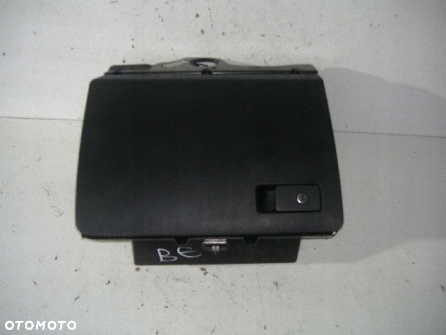 PASSAT B6 SCHOWEK PASAŻERA KLAPKA - 1