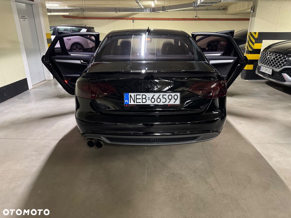 Audi A4 Limousine - 5