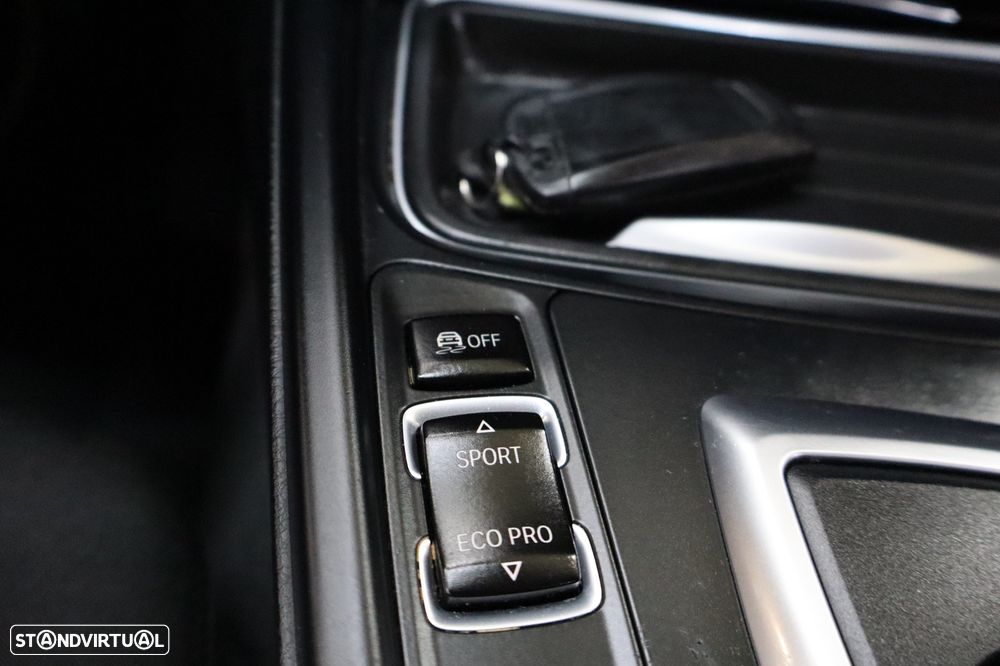 BMW 318 d Aut. Blue Performance Modern Line - 15