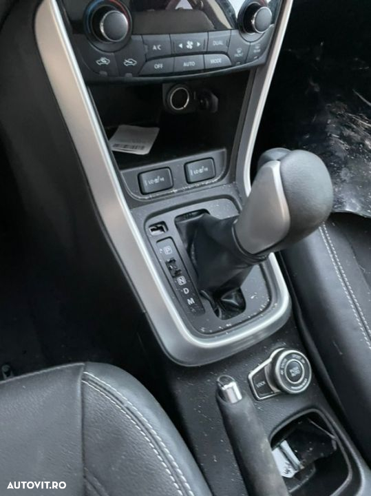 Suzuki SX4 S cross 2019 motor 1.4i benzina turbo cutie automata tracțiune 4x4 integrala trapa panoramică Haion luneta geam usa   pdc  interior piele - 8