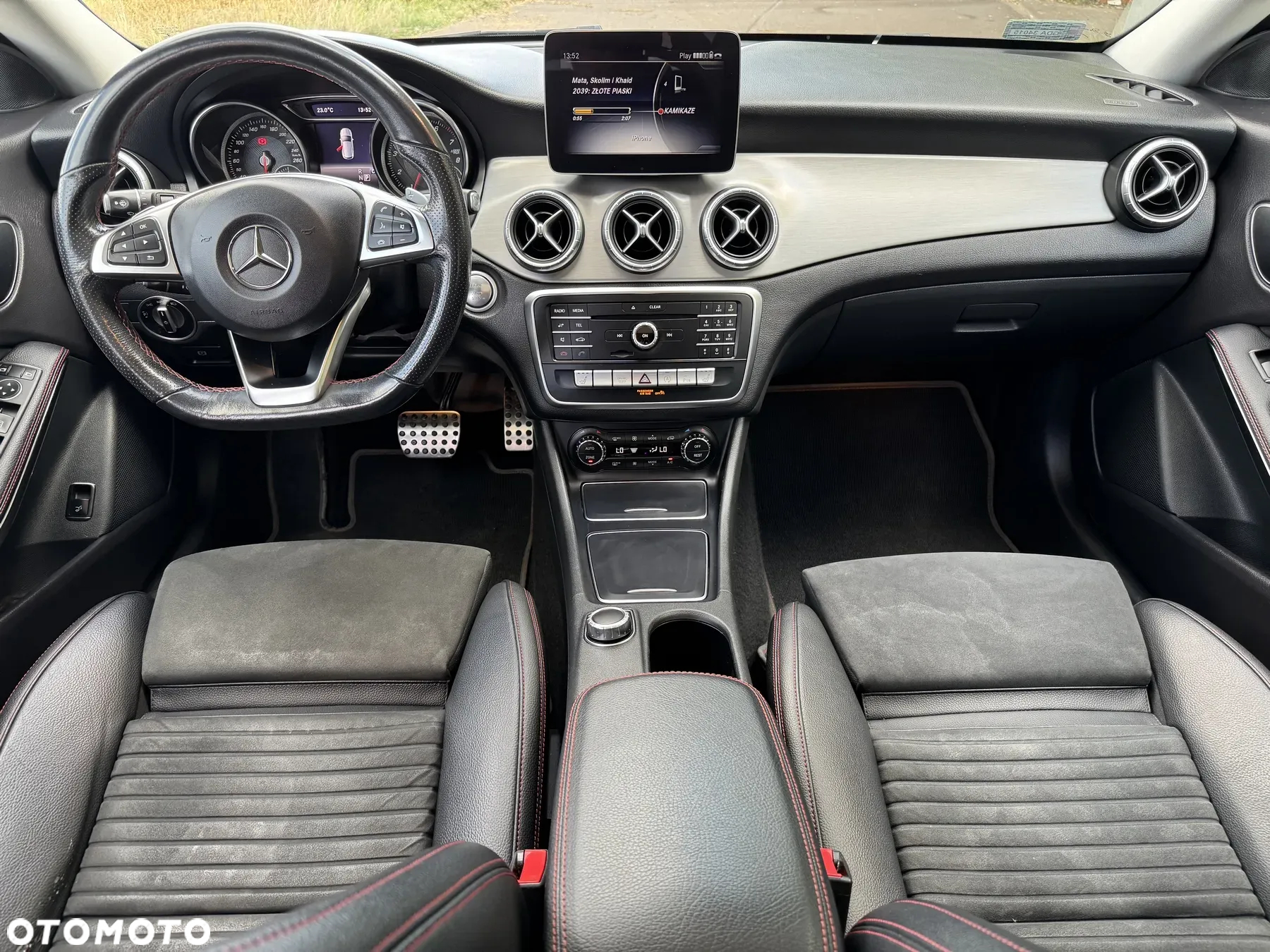 Mercedes-Benz CLA 220 4-Matic AMG Line - 11