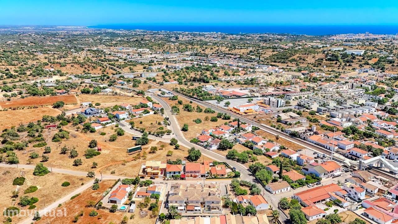 Moradia T2 com Garagem e Logradouro - Ferreiras, Albufeira - Grande imagem: 2/40