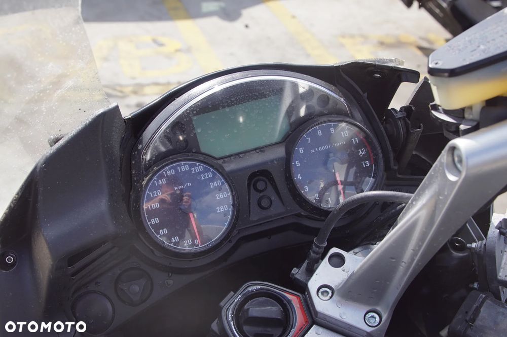 Motocykl na części - Kawasaki GTR 1400 1352 cm³ 155 KM 2011R Silnik Skrzynia Siedzenie Laga Koło Licznik Lampa Bagażnik Owiewka Manetka Amortyzator Sterownik Moduł - 7