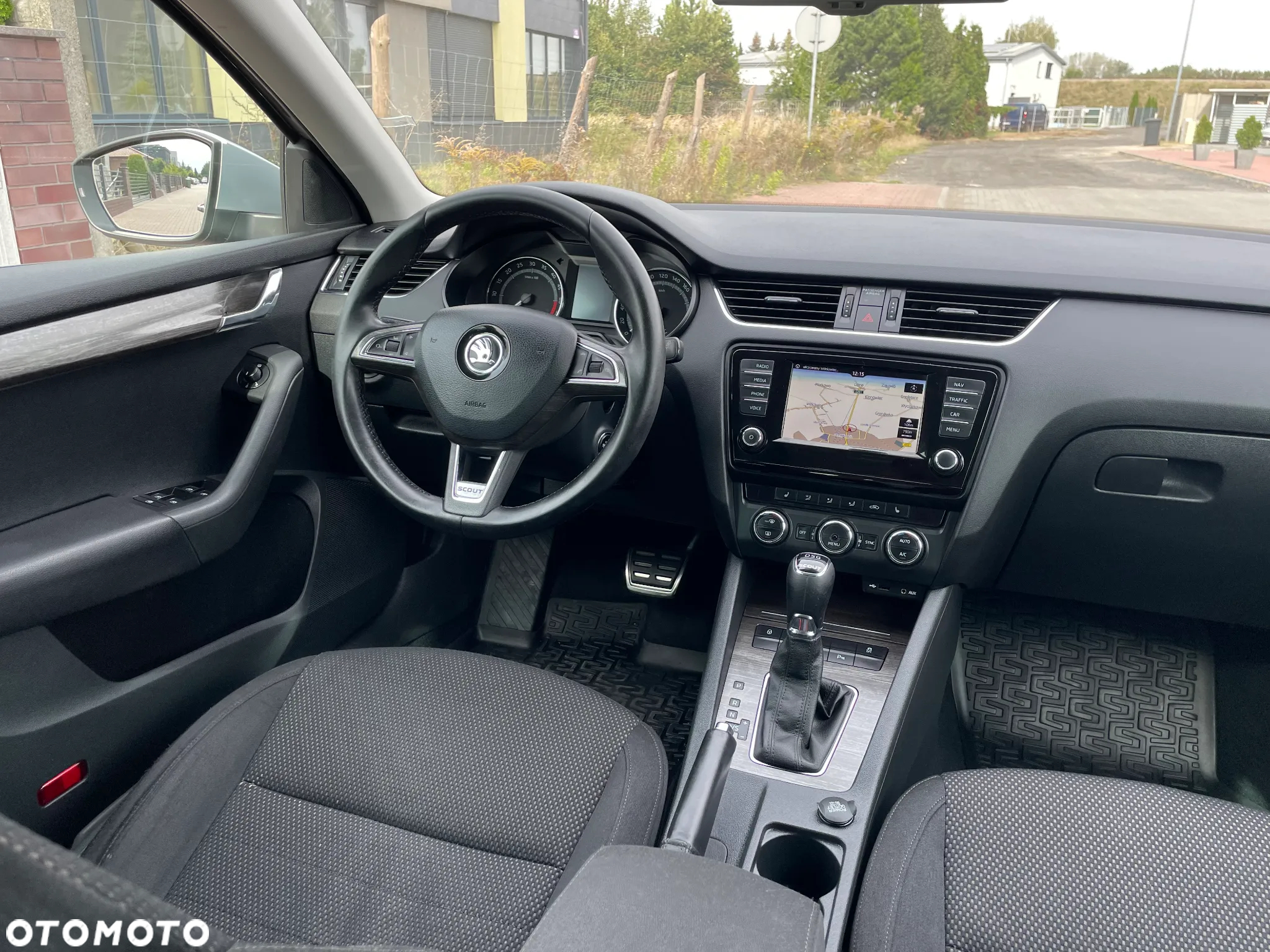 Skoda Octavia Scout 2.0 TDI 4x4 DSG - 29