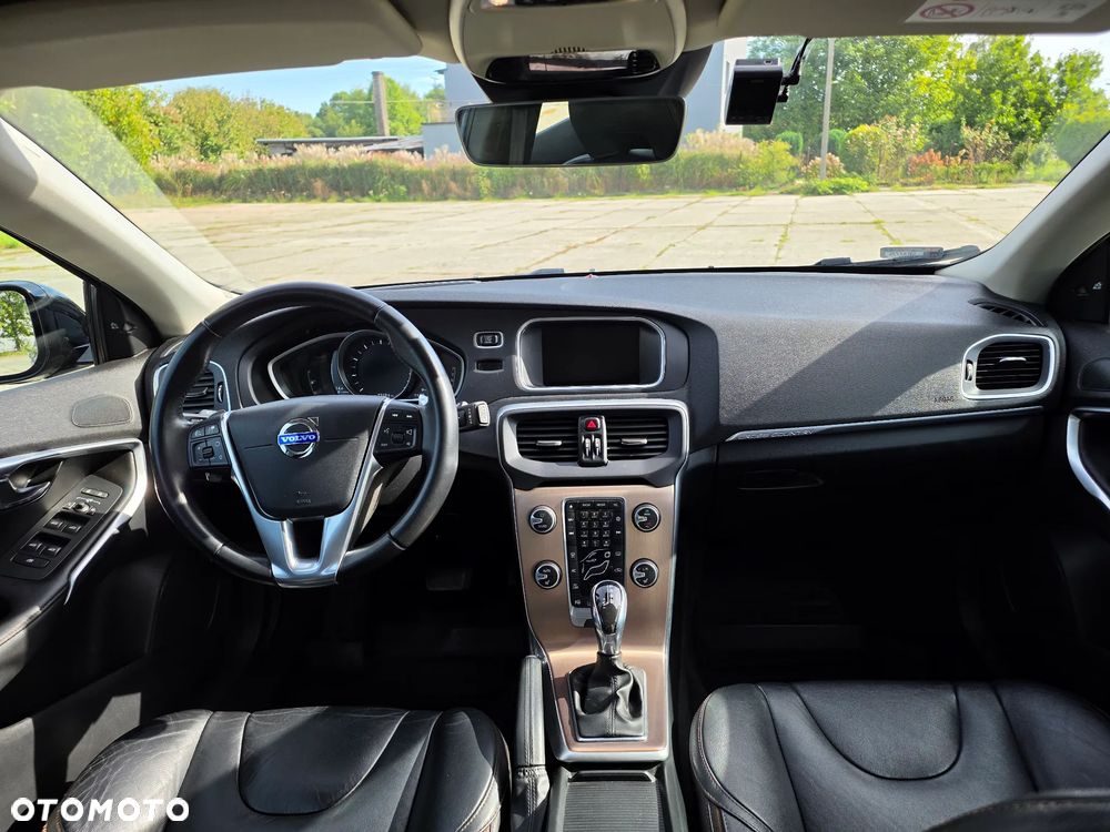 Volvo V40 Cross Country - 20