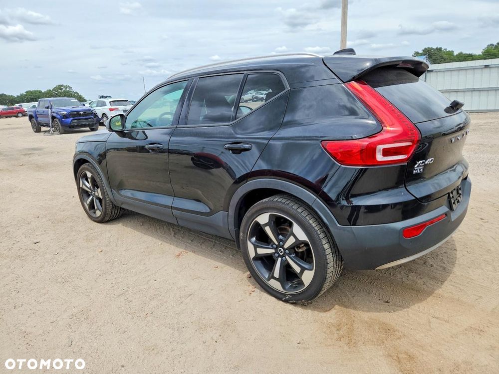 Volvo XC 40 - 3