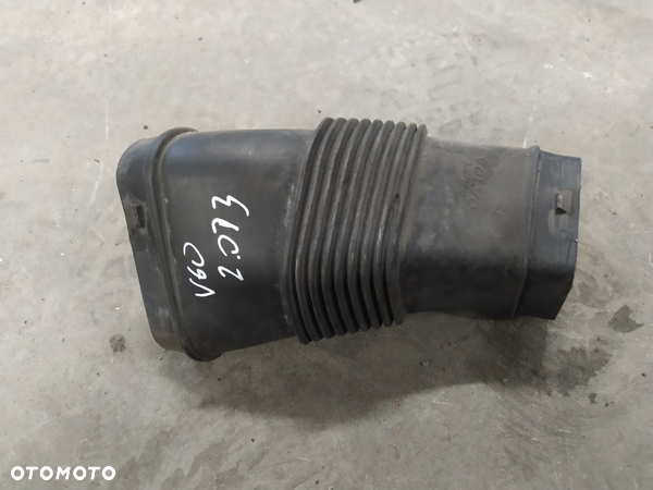 PRZEWÓD POWIETRZA DOLOT WLOT 30671772 2.0 D3 VOLVO S60 II V60 RADOM