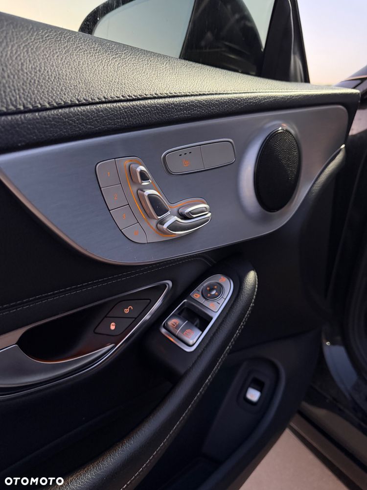 Mercedes-Benz Klasa C 300 7G-TRONIC AMG Line - 14