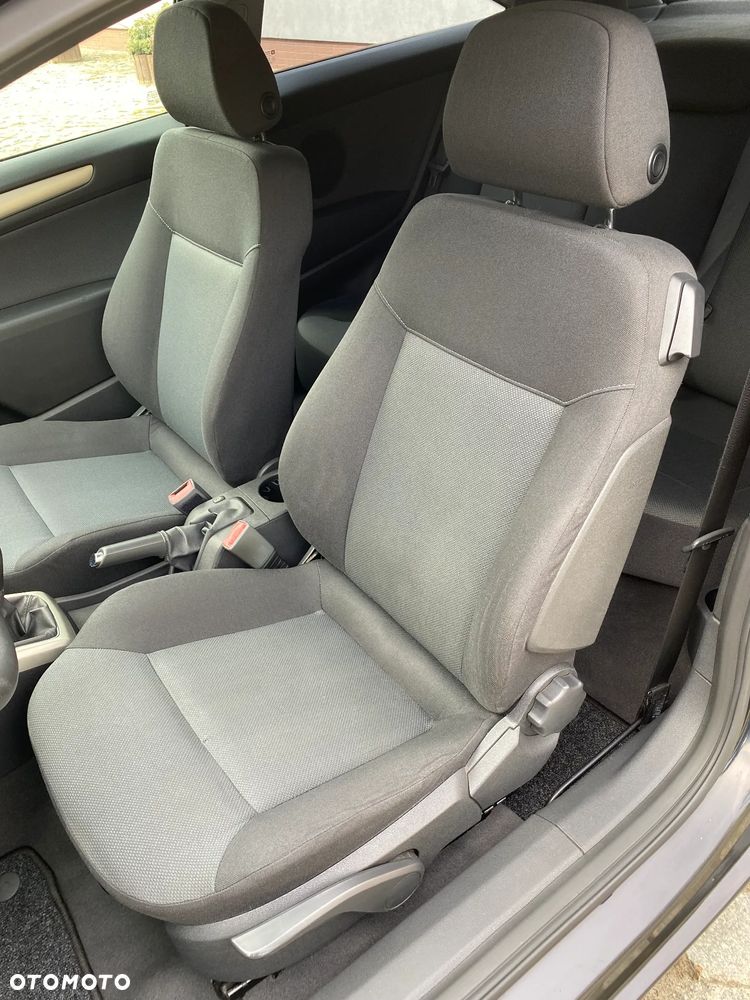 Opel Astra GTC 1.4 NAVI - 14