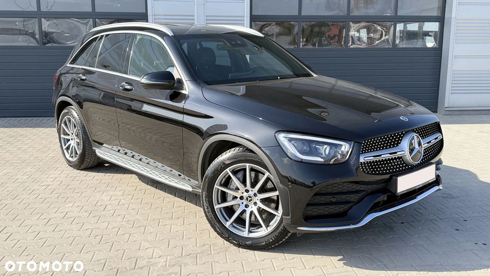 Mercedes-Benz GLC 300 d 4Matic 9G-TRONIC AMG Line - 2
