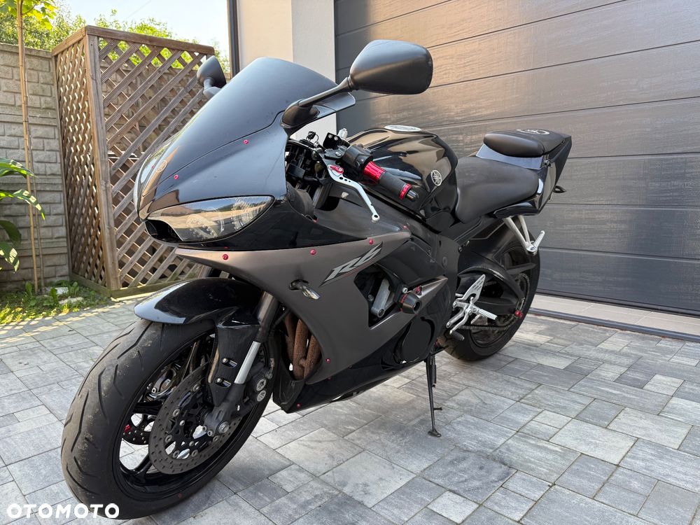 Yamaha R6 - 1