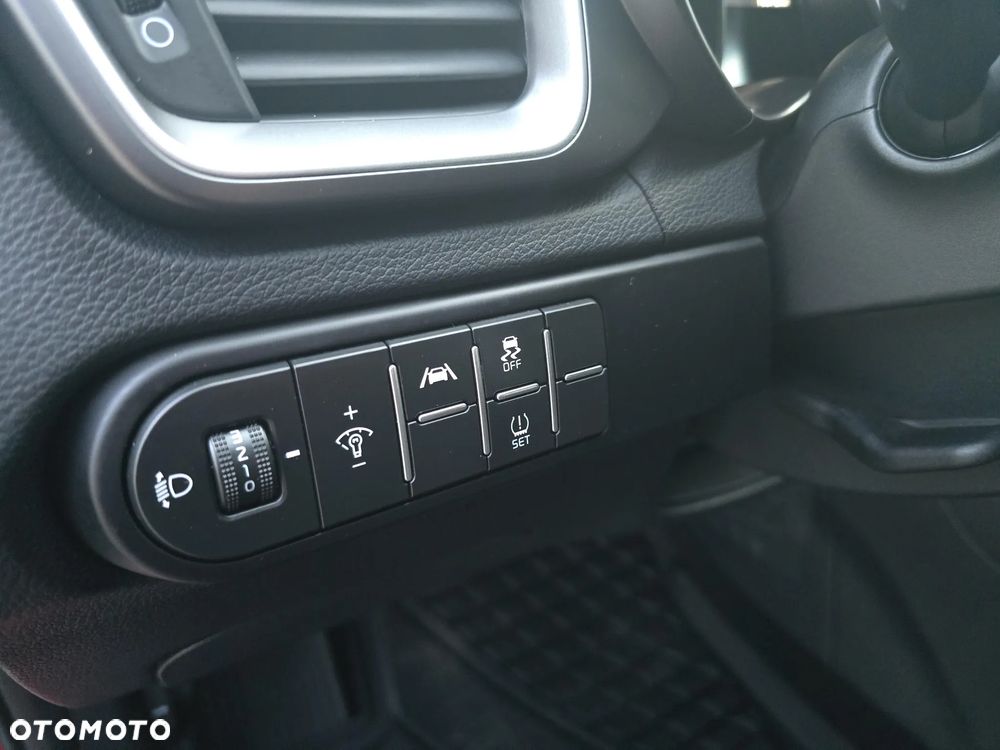 Kia Ceed 1.5 T-GDI M - 12